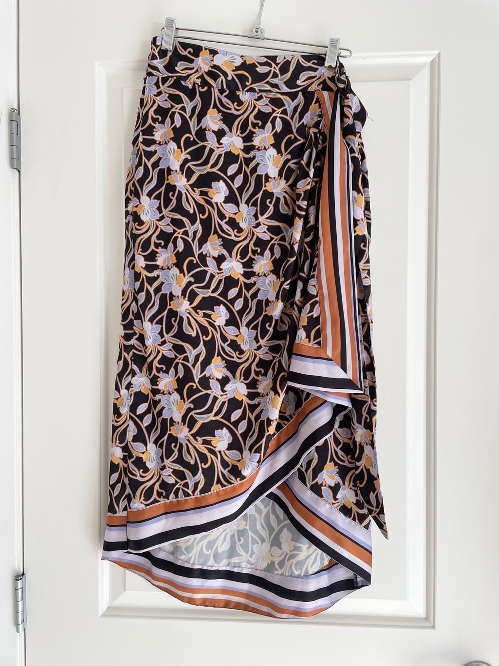 H Halston Black Floral Print Midi Wrap Asymmetrical skirt with Lavender & Tan